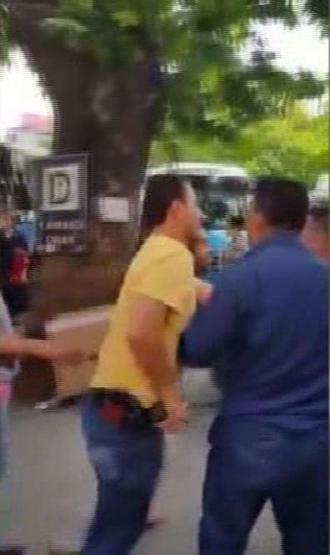 Ankarada sivil polislerle dolmuşçular arasında kavga