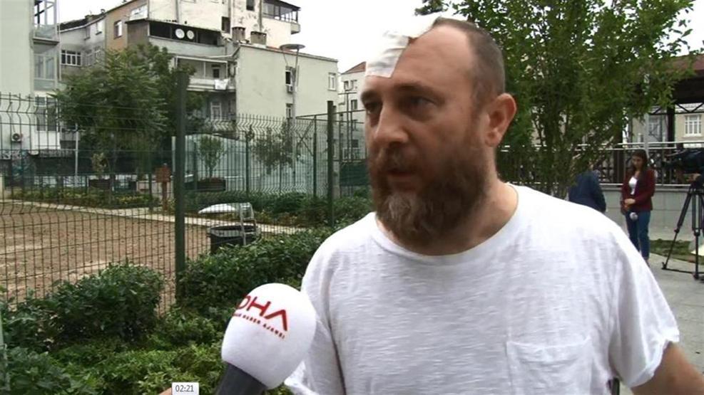 Cihangirde parkta köpek gezdirenlere metal boruyla saldırdı