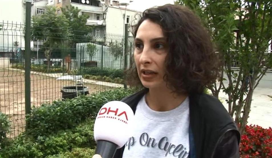 Cihangirde parkta köpek gezdirenlere metal boruyla saldırdı