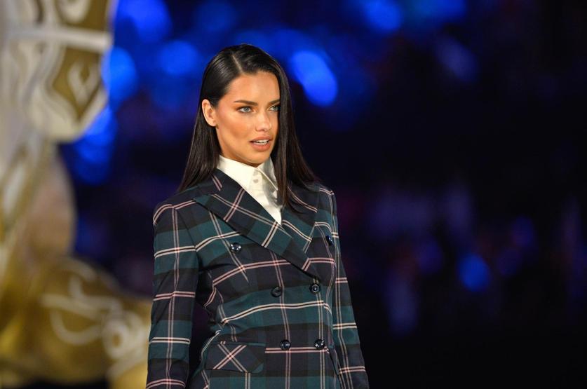 Adriana Lima uçağı kaçırdı