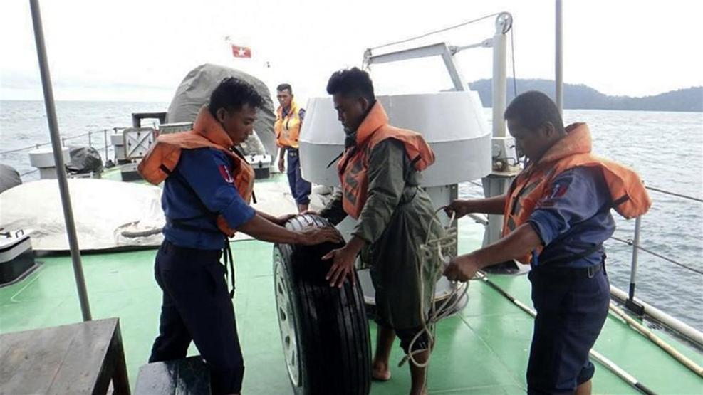 Uçağın enkazı bulunamadı 122 yolcudan 70ten fazlası kayıp
