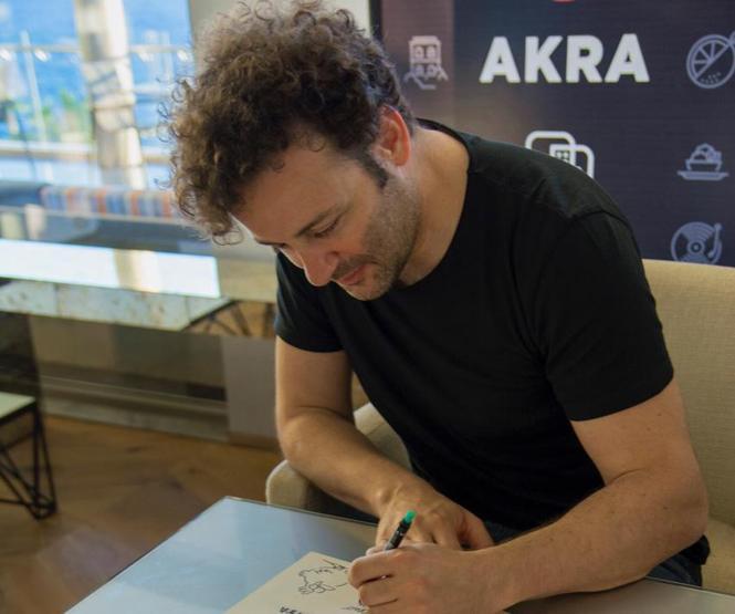 Erdil Yaşaroğlu, karikatüristlere dava açmayan tek siyasetçiyi açıkladı