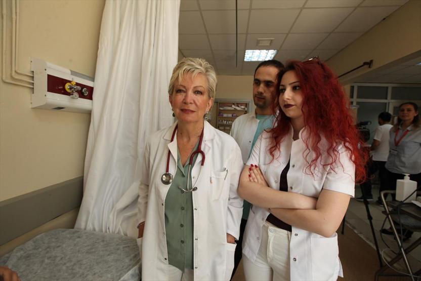67 yaşında tıp fakültesini bitiriyor