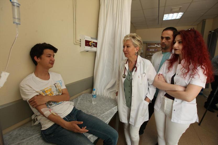 67 yaşında tıp fakültesini bitiriyor