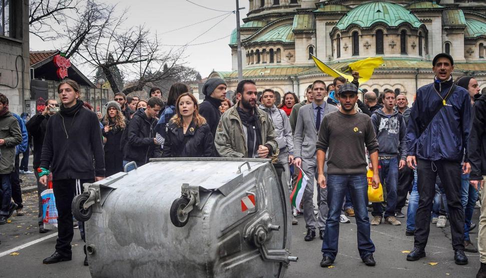 Şiddete isyan eden genç kadın, eşcinsel polisin hayatını değiştirdi