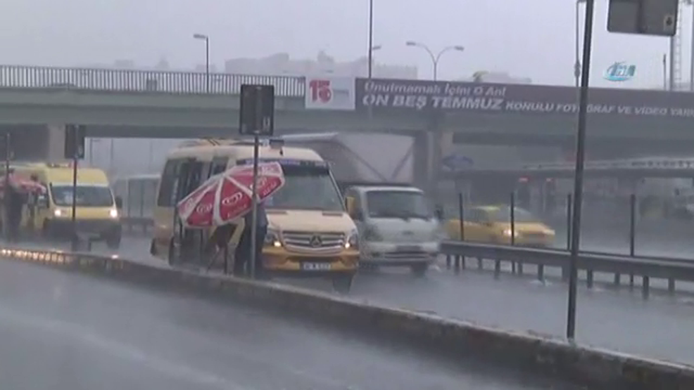 İstanbulda yağmur sürprizi