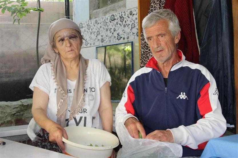 Annesini balkondan attı, babasını dövdü