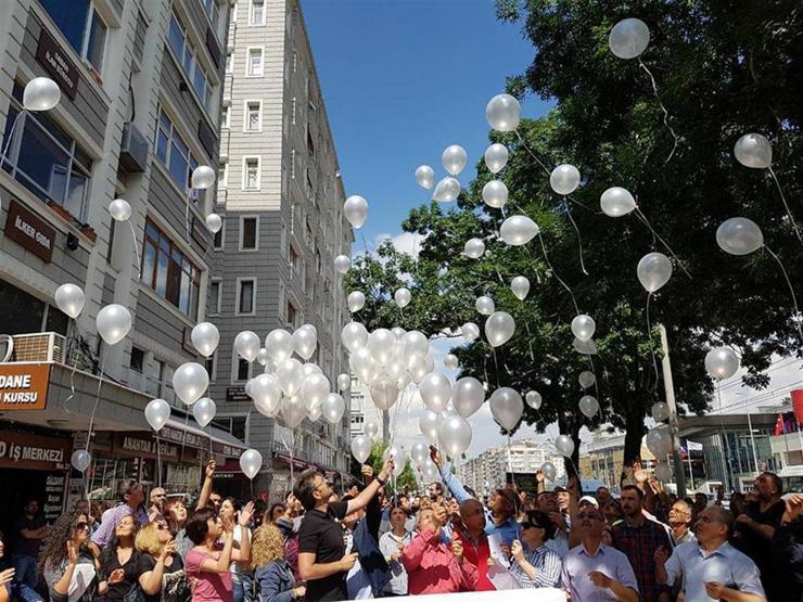 Nuriye Gülmen ve Semih Özakça’ya destek için gökyüzüne 100 balon