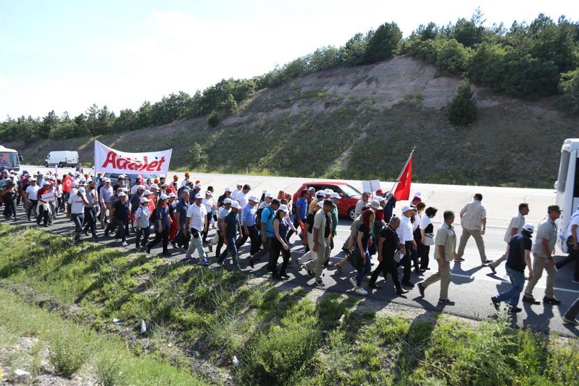 Ünlü isimler de Kemal Kılıçdaroğlu ile birlikte yürüdü