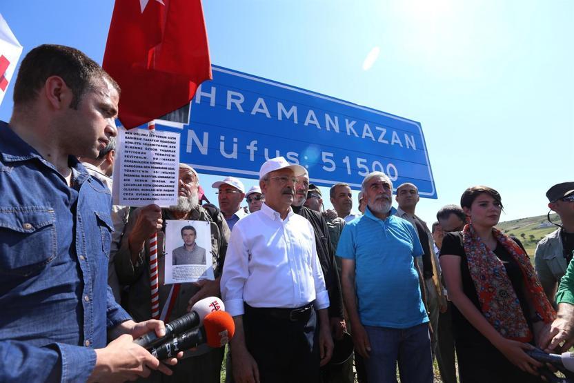 Ünlü isimler de Kemal Kılıçdaroğlu ile birlikte yürüdü