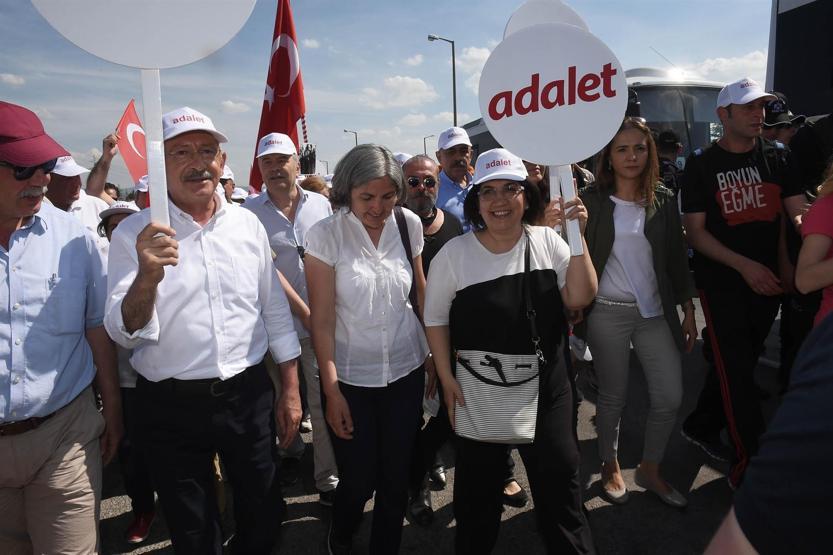 Ünlü isimler de Kemal Kılıçdaroğlu ile birlikte yürüdü