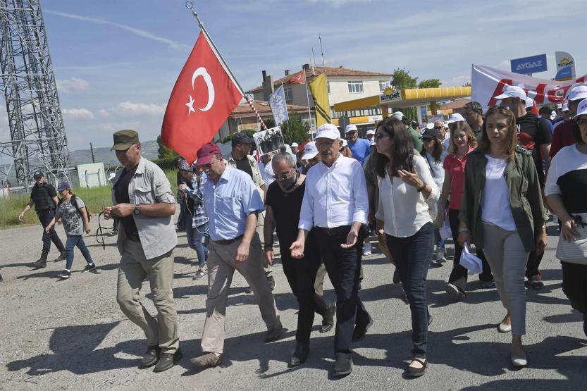 Ünlü isimler de Kemal Kılıçdaroğlu ile birlikte yürüdü