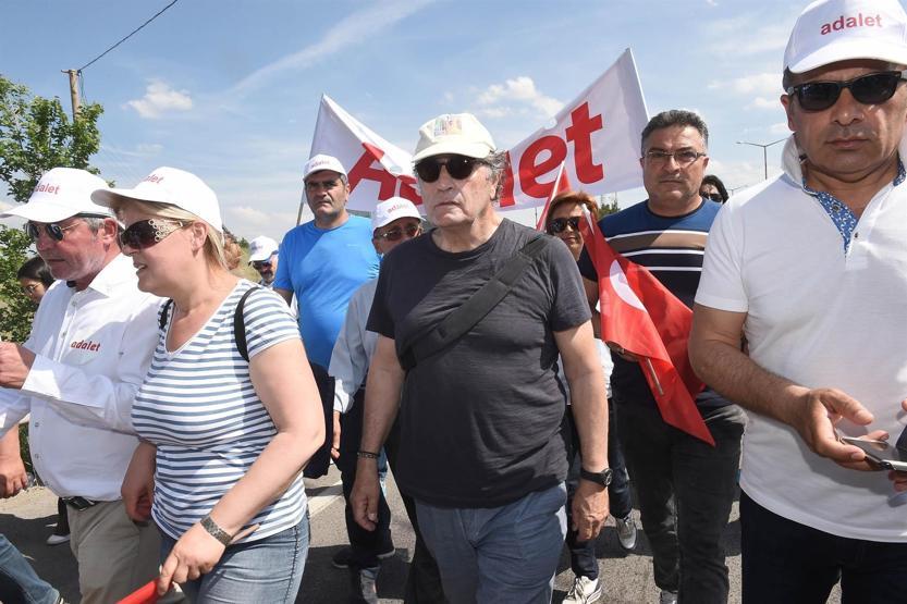Ünlü isimler de Kemal Kılıçdaroğlu ile birlikte yürüdü