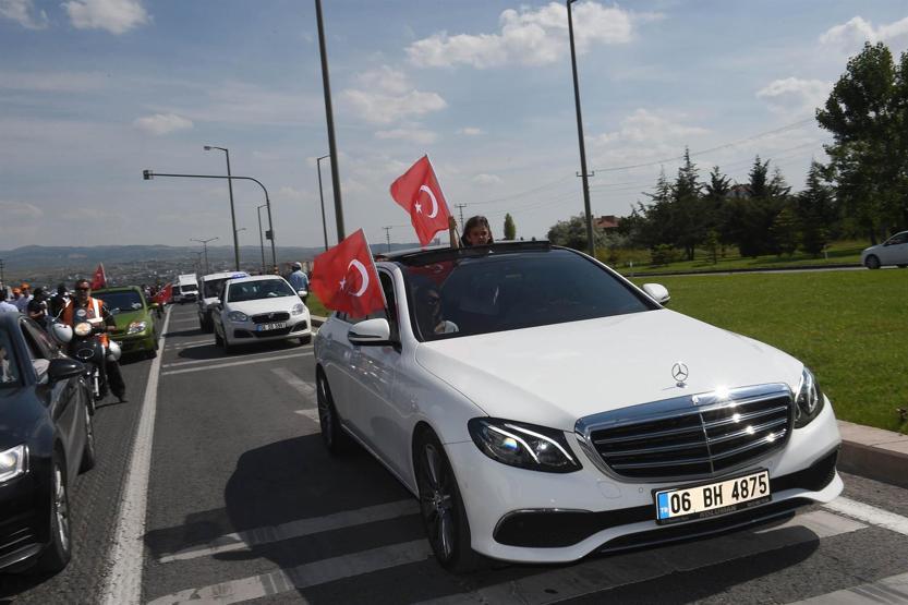Ünlü isimler de Kemal Kılıçdaroğlu ile birlikte yürüdü