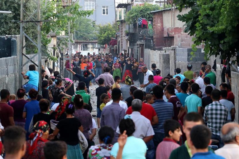 İki aile birbirine girdi: Yaralılar var