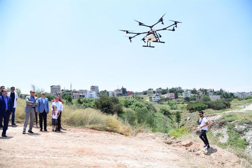 Adanada dronela sinek ilaçlaması