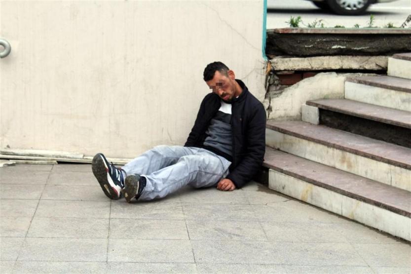 Ambulansa konulurken kendi geldi ve kaçtı
