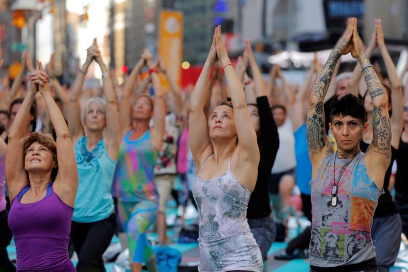 Times Meydanında yoga zamanı