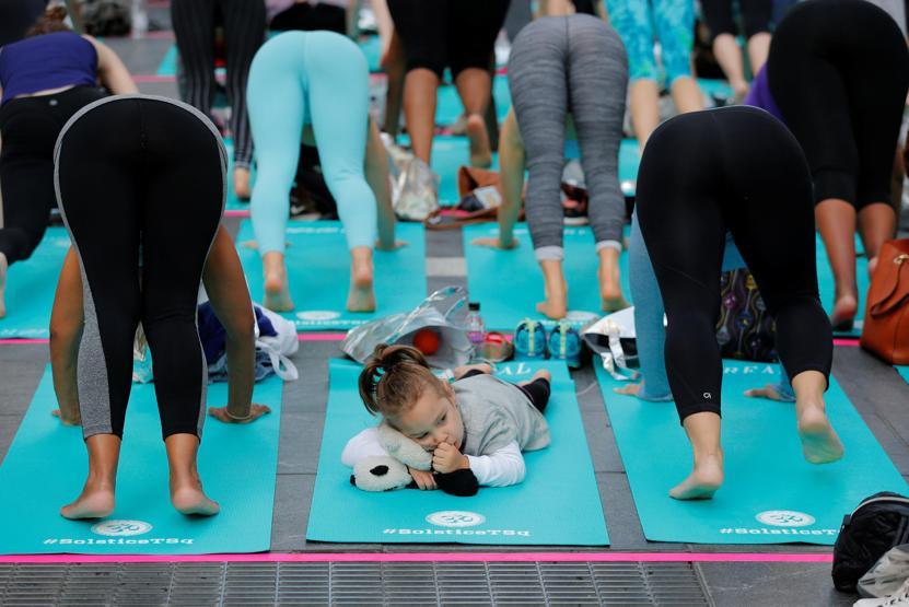 Times Meydanında yoga zamanı