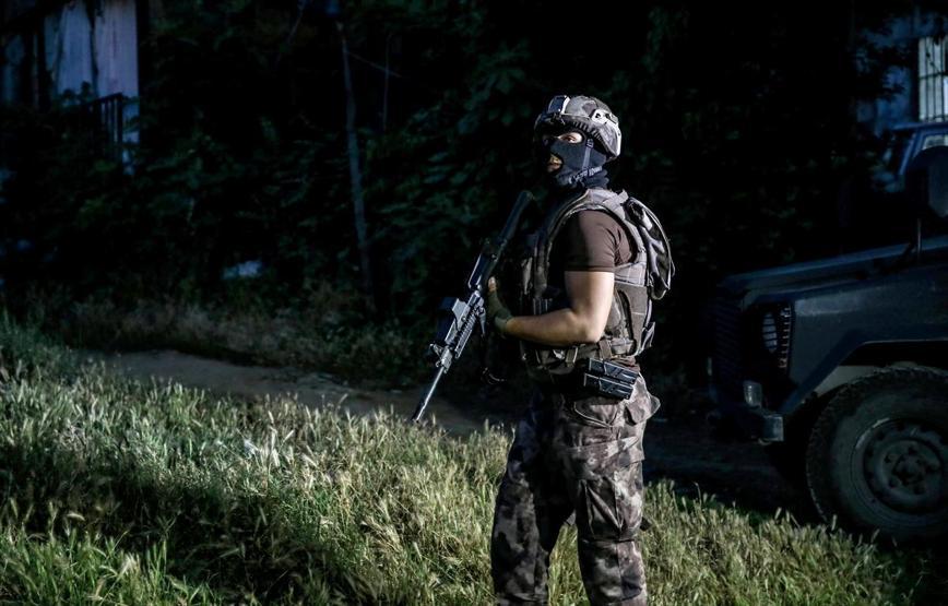 Son Dakika... İstanbulda 15 adrese uyuşturucu baskını