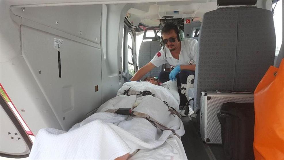 Nazlıcan hava ambulansıyla hastaneye yetiştirildi