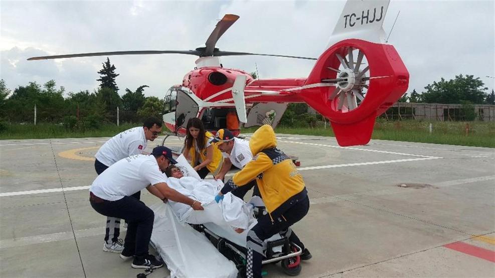 Nazlıcan hava ambulansıyla hastaneye yetiştirildi
