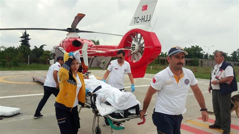 Nazlıcan hava ambulansıyla hastaneye yetiştirildi