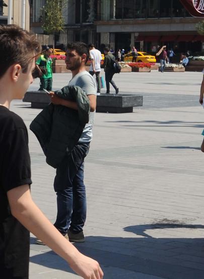 Taksim Metrosunda yürüyen merdivenlere kolu sıkıştı