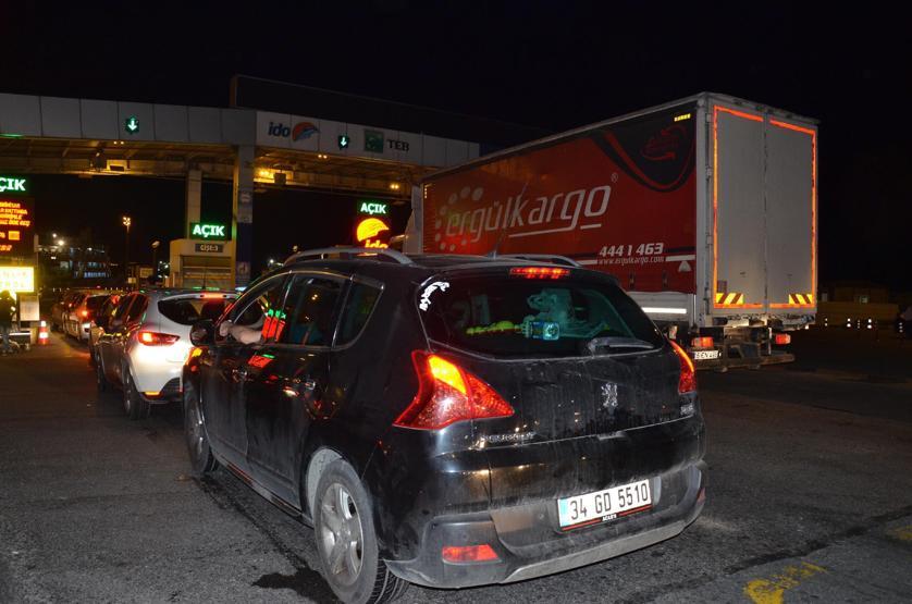 İzmitte bayram trafiği yoğunluğu
