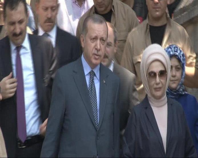Cumhurbaşkanı Erdoğandan mezar ziyareti