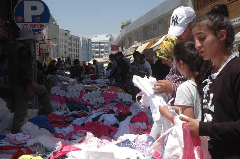 Bayram alışverişinde fiyatlar yüksek geldi, esnaftan indirim istendi