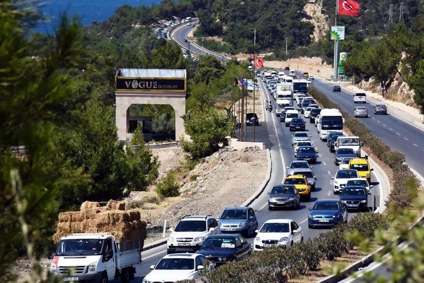 Bodruma 3 günde 220 bin araç giriş yaptı