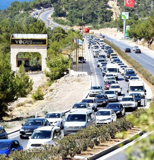 Bodruma 3 günde 220 bin araç giriş yaptı