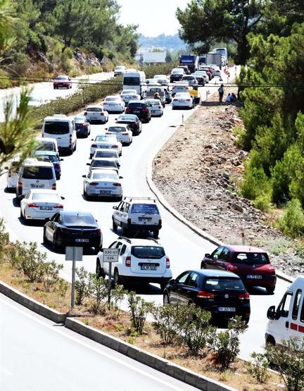 Bodruma 3 günde 220 bin araç giriş yaptı