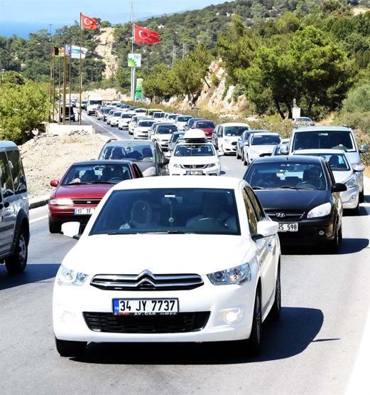 Bodruma 3 günde 220 bin araç giriş yaptı