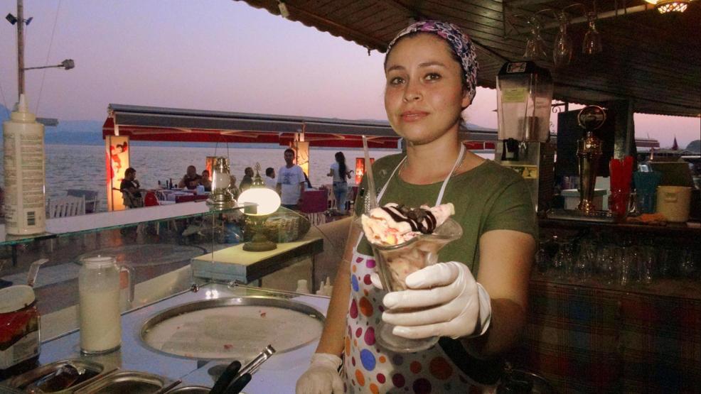 Ünlülerin modacısı dondurmacı oldu