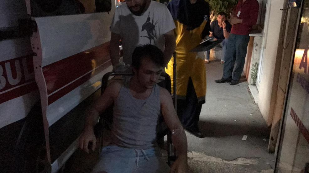 Babaannesini dövdü, amcası ve kuzeni silahla saldırdı