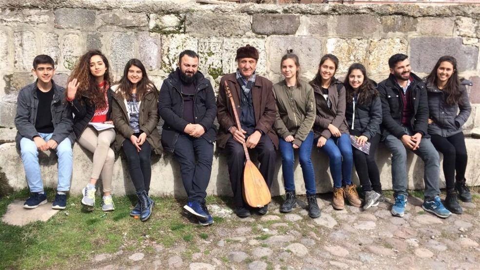 Sevdiği kadına kavuşamadı, aşık oldu, karısı bile durumu kabullendi