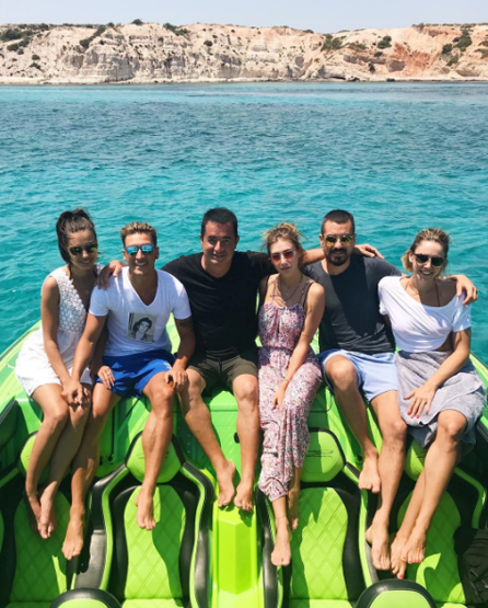 Mesut Özil ve Amine, Acun Ilıcalı ile tatilde
