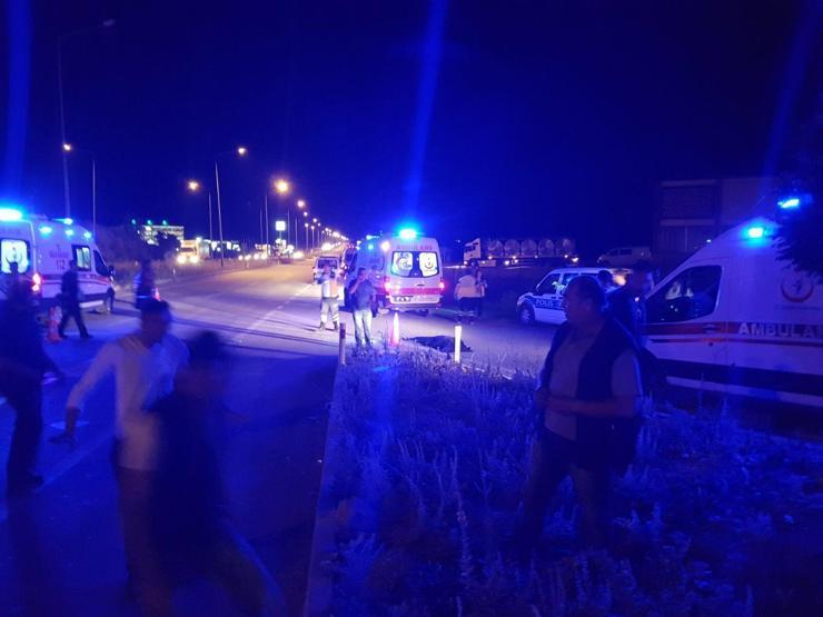 Son Dakika... Afyonkarahisarda feci kaza: Çok sayıda ölü ve yaralı var