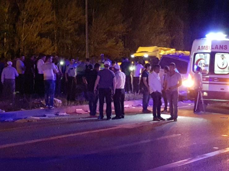 Son Dakika... Afyonkarahisarda feci kaza: Çok sayıda ölü ve yaralı var