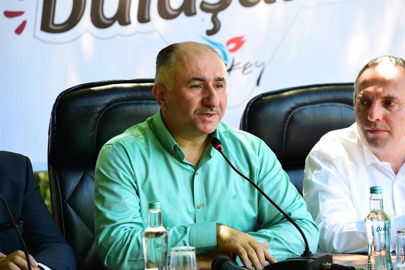Bir rekor denemesi: Binlerce vatandaş el ele horon tepecek