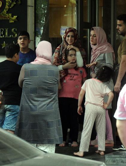 Fatihte bir otelde yangın paniği