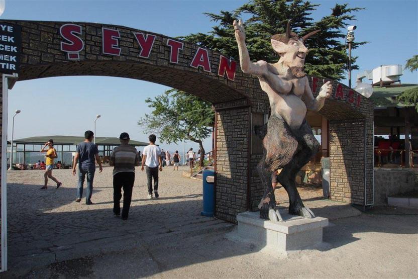 Sıcaktan bunalanlar Şeytan Sofrasına kaçtılar