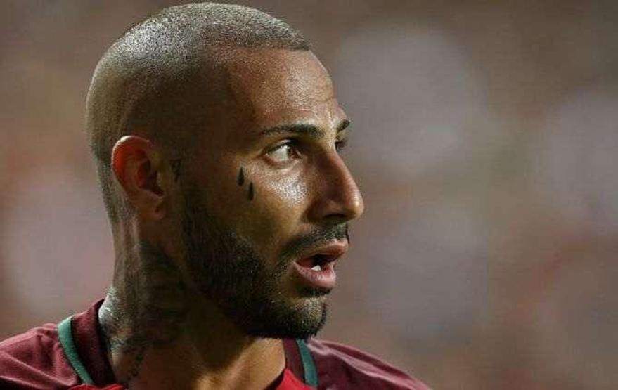 Quaresma acısını bağrına bastı