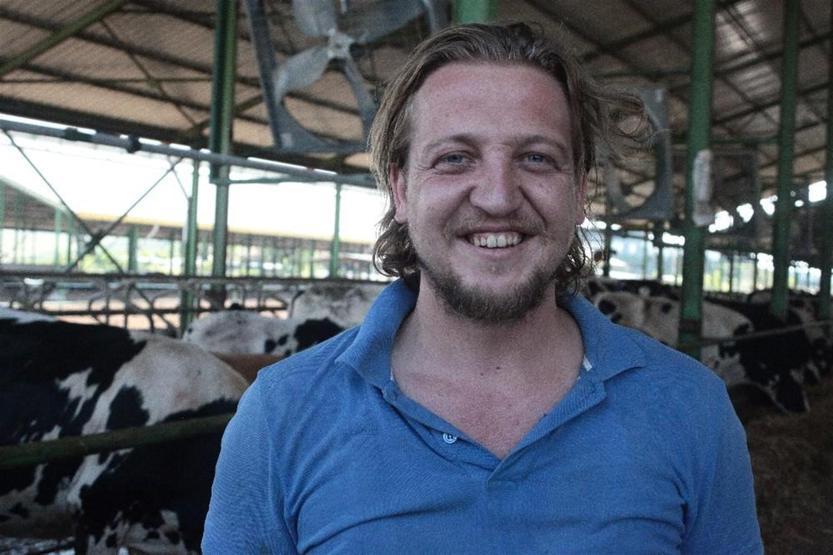 İnekleri fan ve duşla serinletti, süt üretimi yarı yarıya arttı