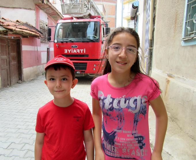 Çocuklar görüp haber verdi, onun hayatı kurtuldu