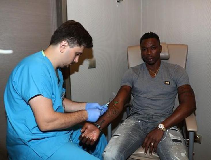 Carlos Kameni sağlık kontrolünden geçirildi