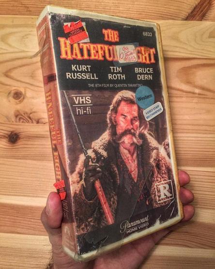 Zamane filmlerine VHS kapaklarıyla nostaljik dokunuş