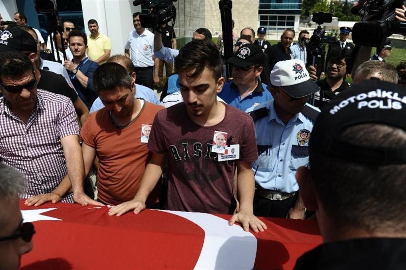 Gemlik adliyesinde şehit olan polis için tören